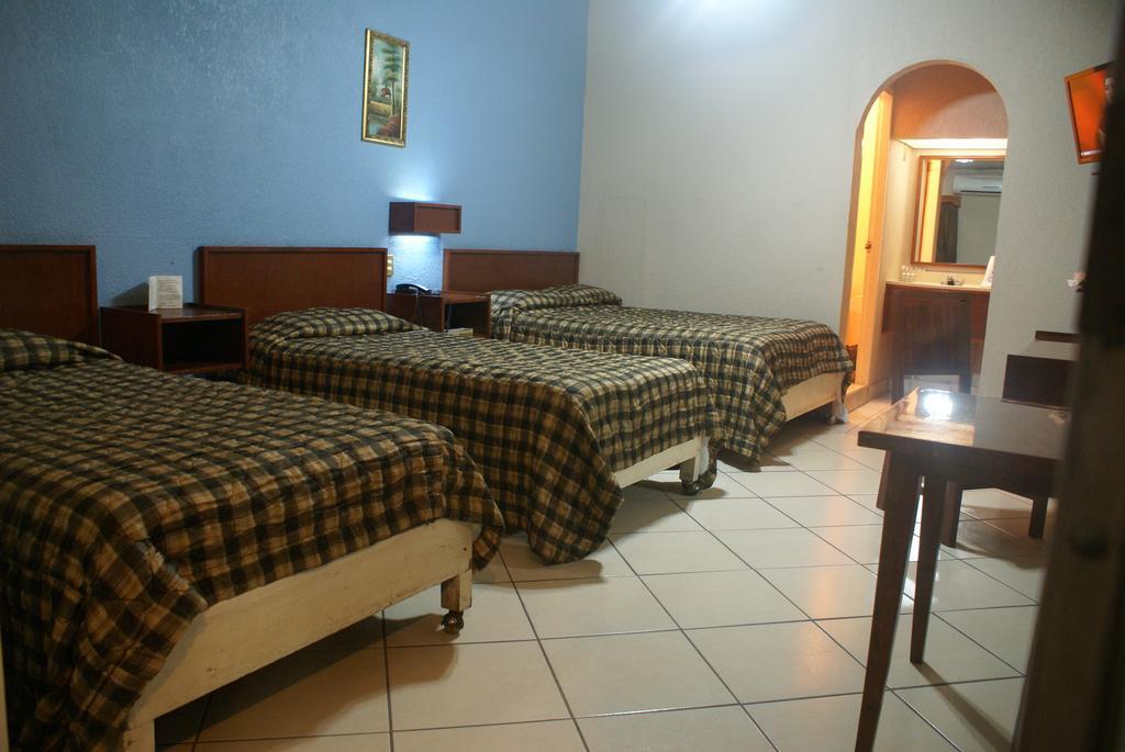 Hotel De Mexico Matamoros  Habitación foto